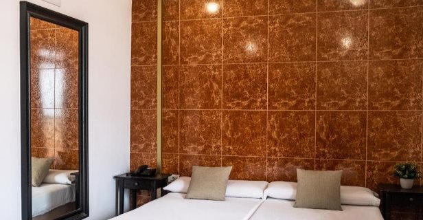 Hotel Adonis Capital