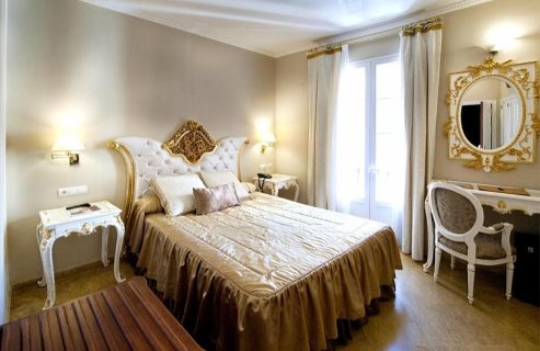 Hotel Adriano