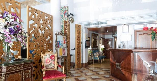 Hotel Adriano