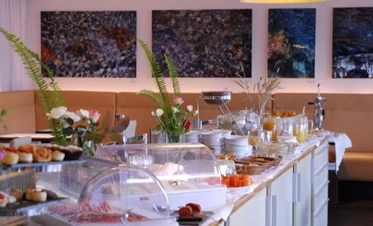 Hotel Aimia