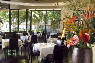 Hotel Airtel Plaza