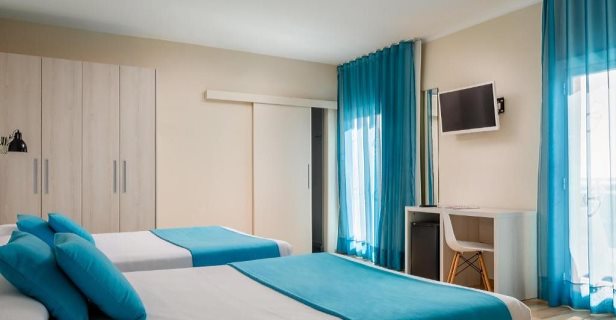 Hotel Alegría Maripins