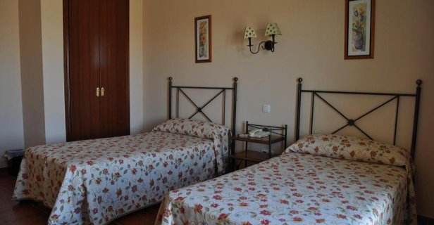 Hotel Alonso De Monroy