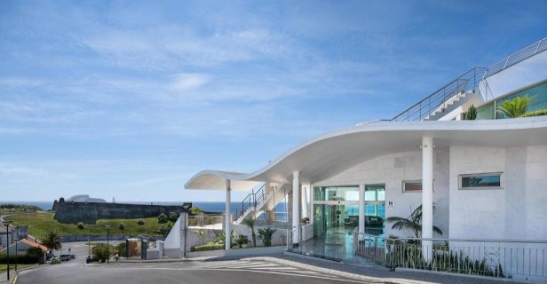 Hotel Angra Marina