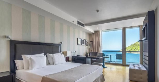 Hotel Angra Marina