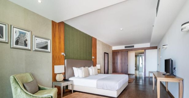 Hotel Angra Marina