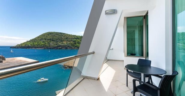 Hotel Angra Marina