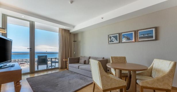 Hotel Angra Marina