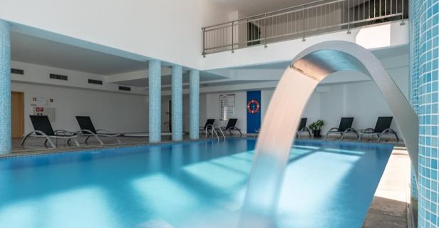 Hotel Angra Marina