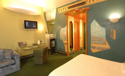 Hotel Antares Rubens