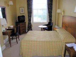 Hotel Arnos Manor