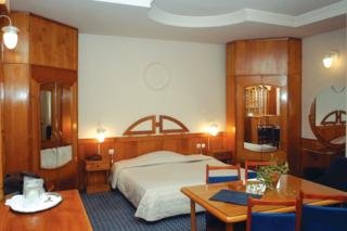 Hotel Aro Palace