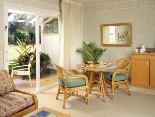 Hotel Aston Aloha Beach