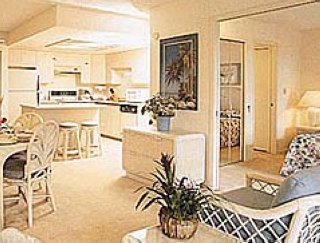 Hotel Aston At The Maui Banyan