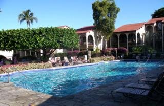 Hotel Aston Maui Hill