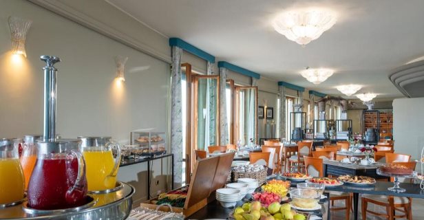 Hotel Astura Palace