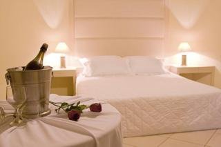 Hotel Augustus Plaza Inn