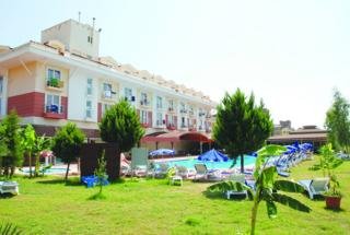 Hotel Aura Resort