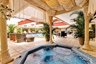 Hotel Aurola Holiday Inn