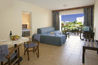 Hotel Avanti Village