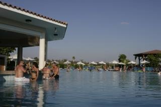Hotel Avanti Village