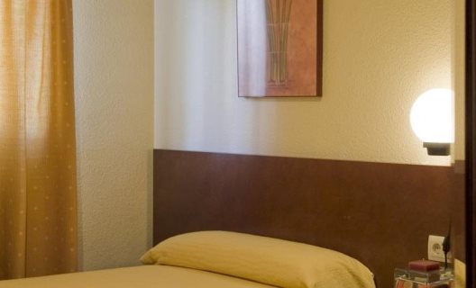 Hotel Avenida Requena