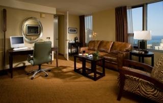 Hotel Avenue Crowne Plaza