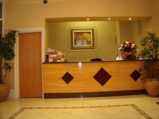 Hotel Avon