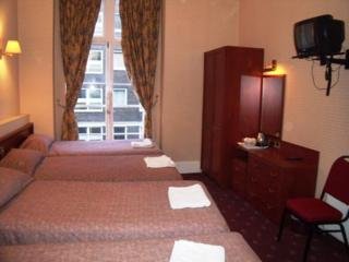 Hotel Avon