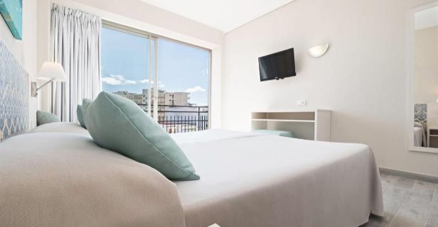 Hotel Azuline Llevant