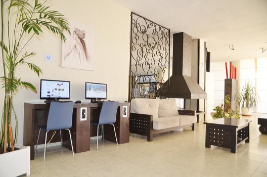 Hotel Azuline Pacific