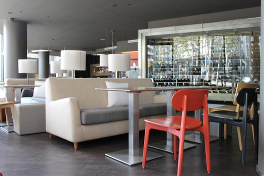 Hotel B