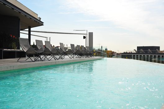 Hotel B