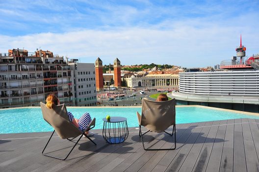 Hotel B
