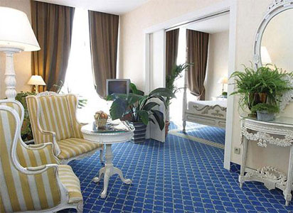 Hotel B4 Nice Park