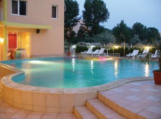 Hotel Bahami