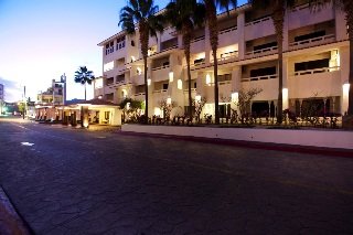 Hotel Bahia & Beach Club