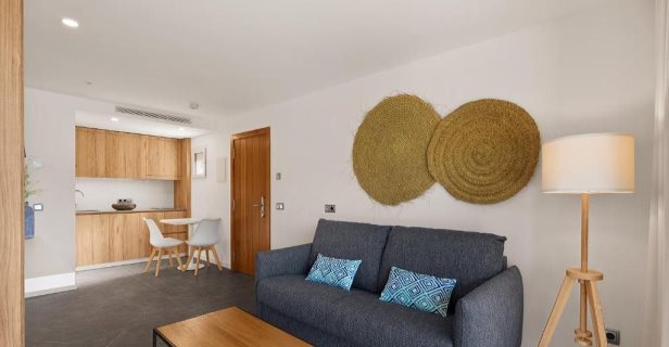 Hotel Bahia Camp De Mar Suites
