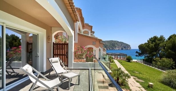 Hotel Bahia Camp De Mar Suites