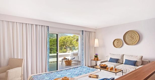 Hotel Bahia Camp De Mar Suites