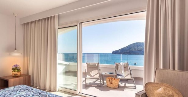 Hotel Bahia Camp De Mar Suites