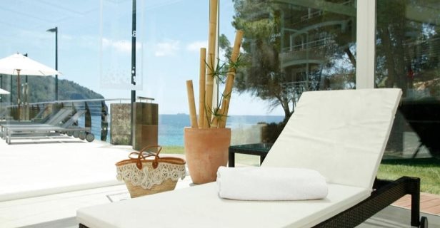 Hotel Bahia Camp De Mar Suites