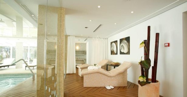 Hotel Bahia Camp De Mar Suites