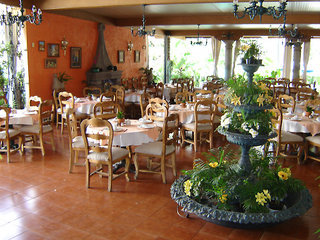 Hotel Bajo El Volcan