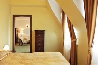 Hotel Barbacan Palace