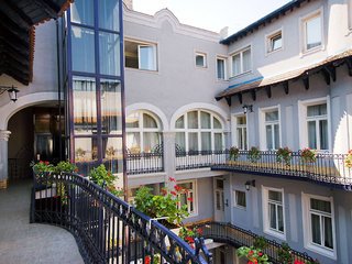 Hotel Baross City