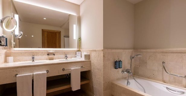 Hotel Barrosa Palace