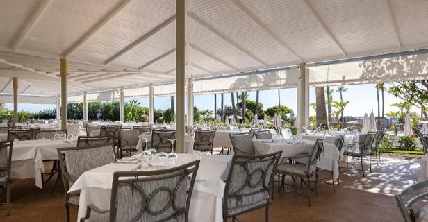 Hotel Barrosa Palace
