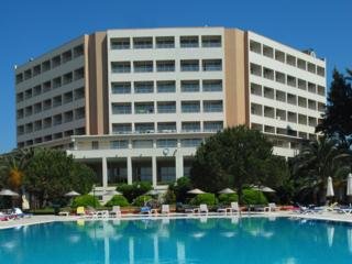 Hotel Batihan Beach Resort