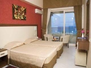 Hotel Batihan Beach Resort